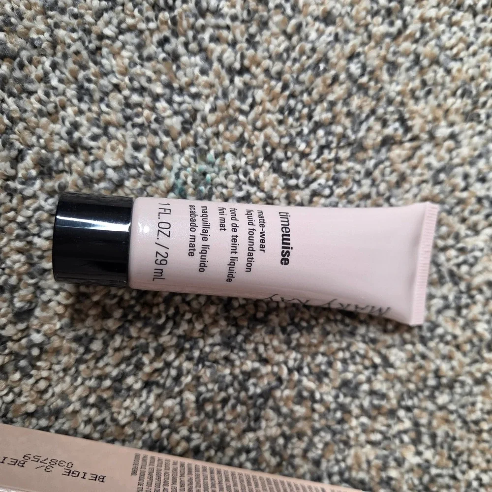 Mary Kay TimeWise Matte-Wear Liquid Foundation Beige 3 Combination Oily Skin 1oz